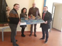 L’opera presepiale “Onde di Vita” dell’artista Daria Bollo donata alla Caritas di Benevento.