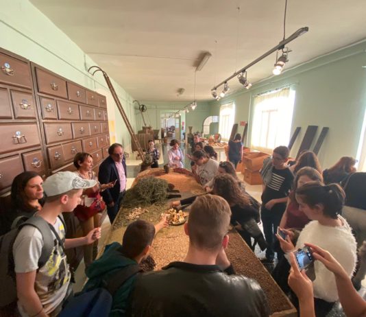 Le ACLI di Benevento ed il Liceo Scientifico in visita al Museo della Strega Alberti.