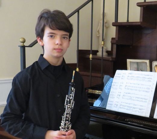 Consenso internazionale e primi premi per l’oboista airolano Salvatore Ruggiero: dal Canada alla Russia, dagli Usa a Parigi il giovane musicista conferma il suo talento in numerosi concorsi musicali